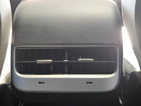 Used 2024 Tesla Model Y Long Range RWD image 62