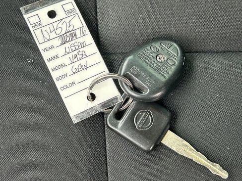 Used 2016 Nissan Versa S FWD image 13