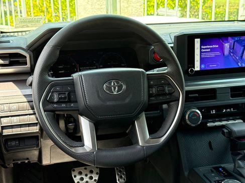 Used 2024 Toyota Tacoma TRD Sport AWD/4WD image 33