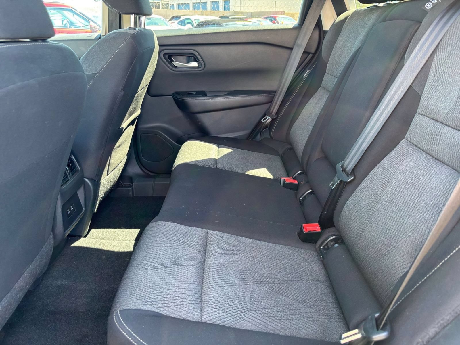 Used 2025 Nissan Rogue SV FWD image 27