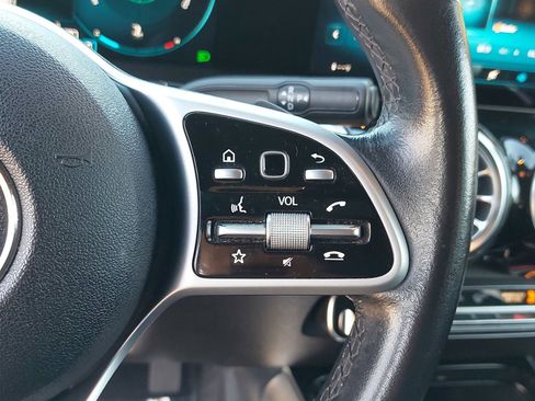 Used 2021 Mercedes-Benz GLB 250 GLB 250 image 18