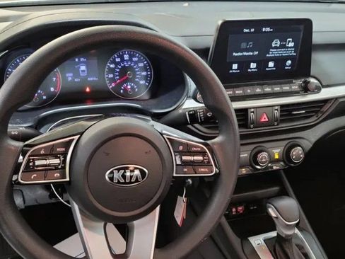 Used 2021 Kia Forte LXS image 2