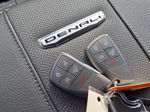 New 2026 GMC Sierra 2500 Denali w/ Denali Reserve Package image 12
