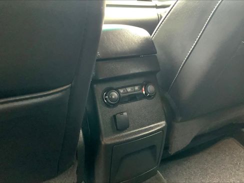 Used 2015 Ford Explorer XLT w/ Equipment Group 202B image 32