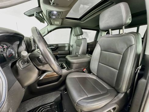 Used 2022 Chevrolet Silverado 1500 LT Trail Boss w/ Convenience Package II AWD/4WD image 2