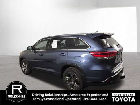 Used 2019 Toyota Highlander XLE image 10