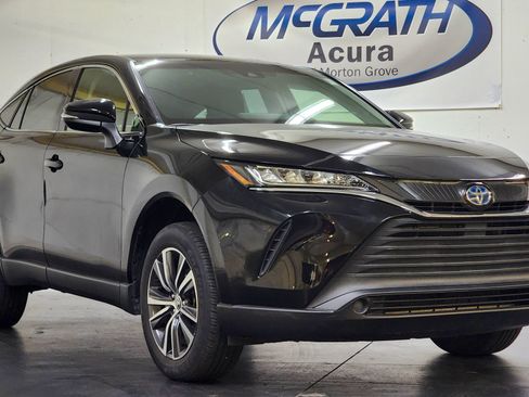 Used 2021 Toyota Venza LE AWD/4WD image 2
