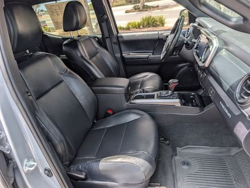 Used 2021 Toyota Tacoma Limited w/ Blackout Package (TMS) AWD/4WD image 8