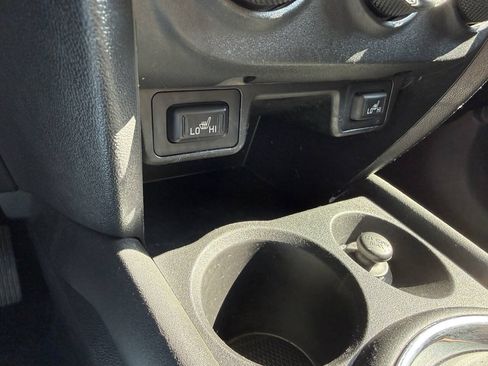 Used 2015 Mitsubishi Outlander Sport SE AWD/4WD image 29