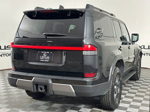 Used 2024 Lexus GX 550 AWD/4WD image 7