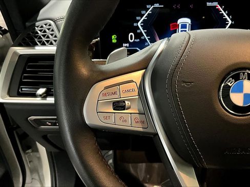 Used 2024 BMW X7 xDrive40i image 22