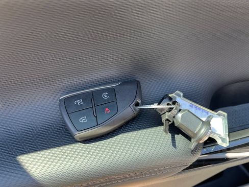Used 2025 Chevrolet Equinox LT AWD/4WD image 21