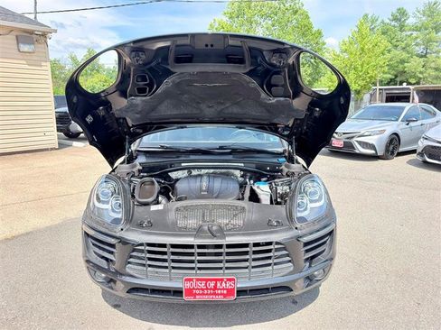Used 2018 Porsche Macan AWD/4WD image 10