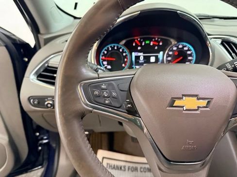 Used 2017 Chevrolet Malibu LT w/ Leather Package FWD image 20