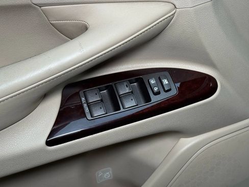 Used 2013 Lexus LX 570 4WD image 44