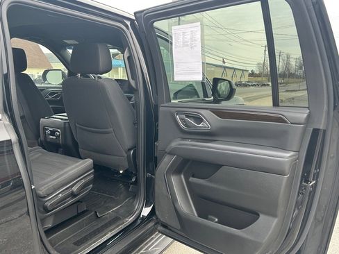 Used 2022 GMC Yukon XL SLE image 24