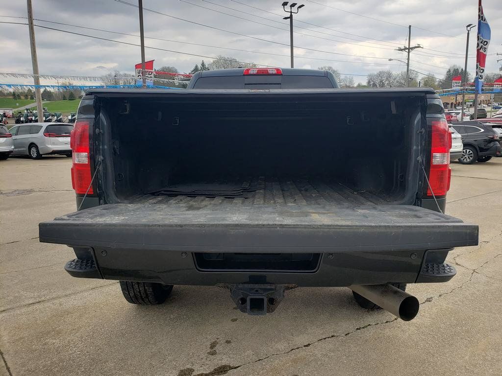Used 2018 GMC Sierra 2500 Denali w/ Duramax Plus Package AWD/4WD image 5