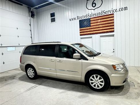 Used 2013 Chrysler Town & Country Touring FWD image 2