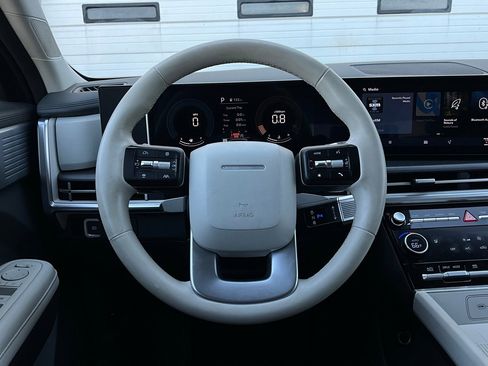 Used 2025 Hyundai Santa Fe SEL image 33