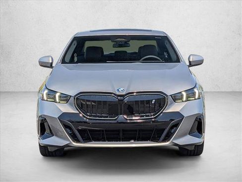 New 2026 BMW i5 eDrive40 w/ M Sport Package RWD image 6
