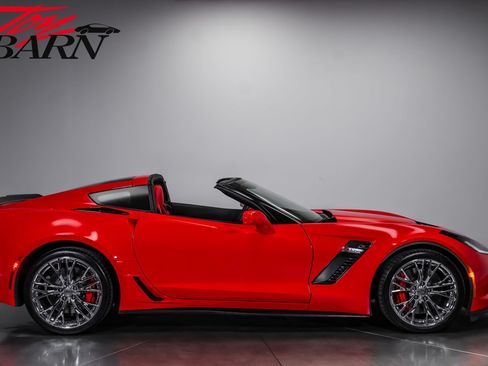 Used 2015 Chevrolet Corvette Z06 w/ 2LZ Preferred Equipment Group RWD image 6