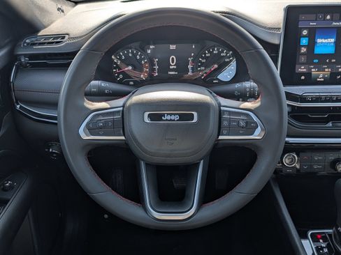 Used 2023 Jeep Compass Trailhawk AWD/4WD image 13