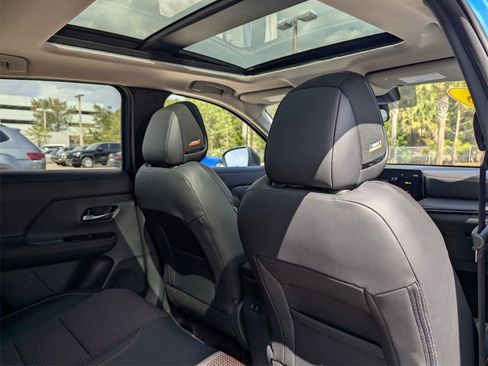 Used 2025 Nissan Kicks SR w/ SR Premium Package image 16