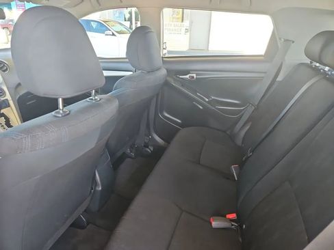 Used 2011 Toyota Matrix image 17