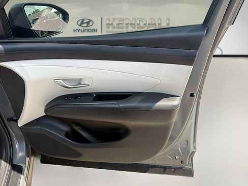 Used 2025 Hyundai Tucson SE image 30