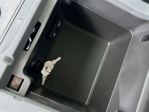 New 2025 INEOS Grenadier Fieldmaster Edition image 30