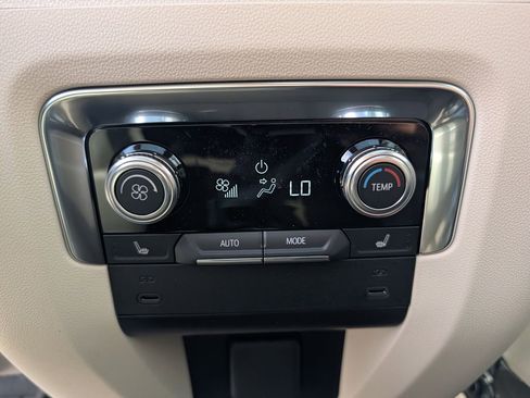 New 2026 GMC Yukon XL Denali w/ Sun & Power Step Package AWD/4WD image 12