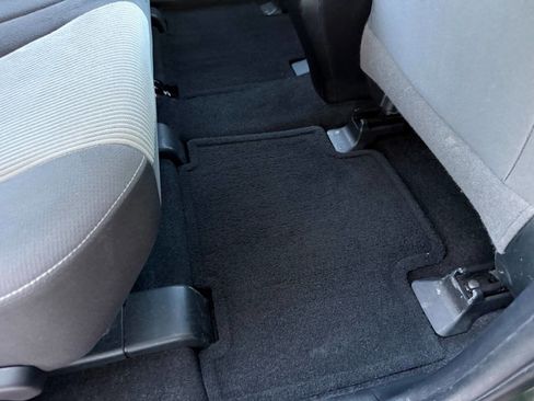 Used 2013 Toyota RAV4 XLE AWD/4WD image 14