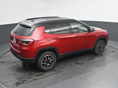Used 2025 Jeep Compass Trailhawk AWD/4WD image 28