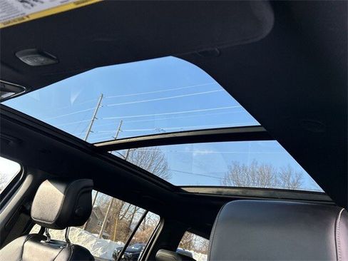 Used 2023 Jeep Wagoneer 4WD image 25