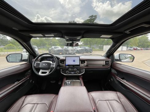 Used 2023 Ford Expedition Limited RWD image 13