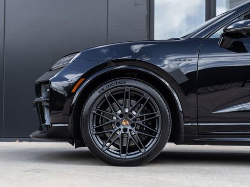 New 2026 Porsche Macan GTS Electric AWD/4WD image 13