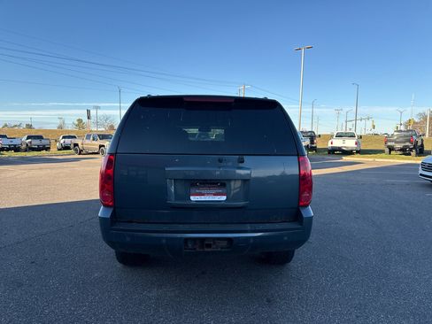 Used 2009 GMC Yukon XL SLT w/ SLT Chrome Edition image 4