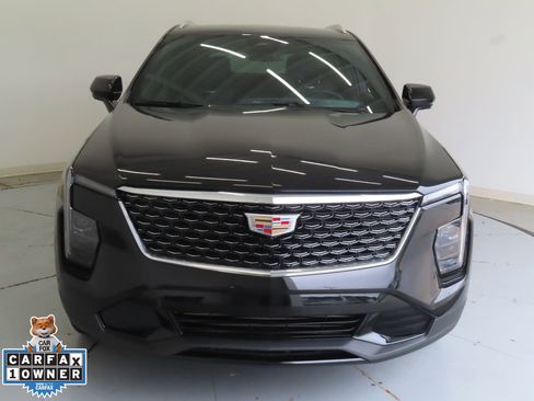Used 2025 Cadillac XT4 Premium Luxury image 10