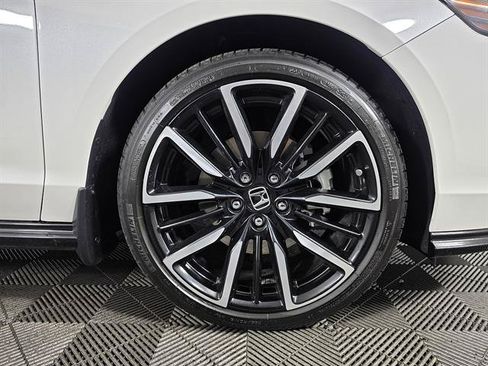 Used 2025 Honda Accord Touring image 12