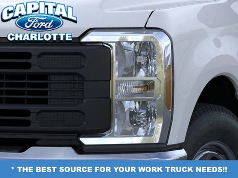 New 2026 Ford F250 XL w/ XL Chrome Package image 18
