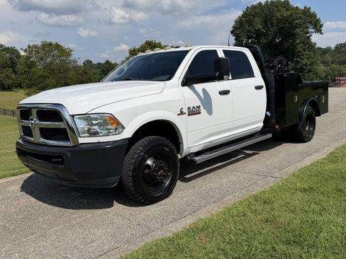 Used 2018 RAM 3500 Tradesman w/ Chrome Appearance Group AWD/4WD image 3