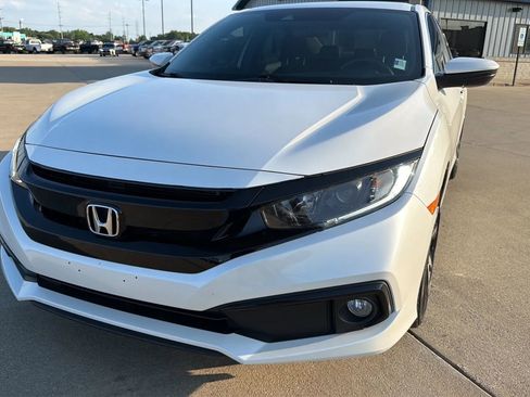 Used 2019 Honda Civic Sport image 4