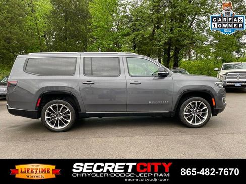 Used 2023 Jeep Wagoneer L Series III w/ Premium Group I AWD/4WD image 4