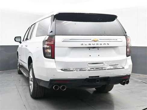 Used 2023 Chevrolet Suburban Premier image 17