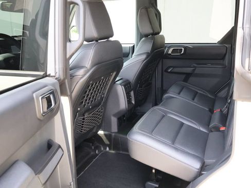 Used 2025 Ford Bronco Badlands AWD/4WD image 12