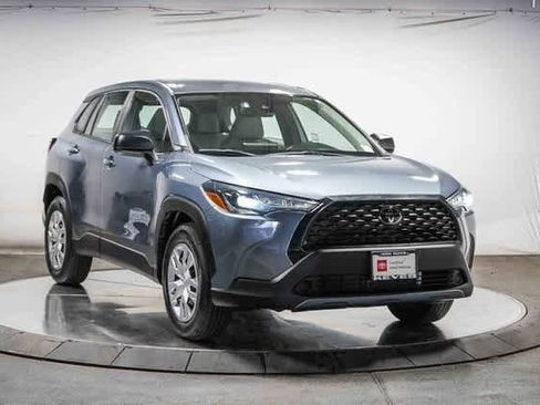 Certified 2022 Toyota Corolla Cross L image 6