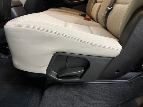 Used 2017 Hyundai Santa Fe SE image 57