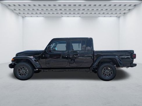 New 2025 Jeep Gladiator Sport image 7
