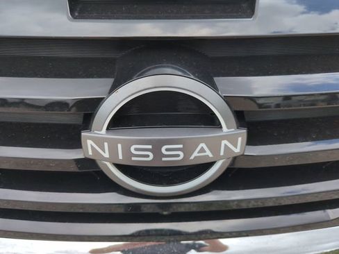 Used 2023 Nissan Pathfinder Platinum FWD image 5