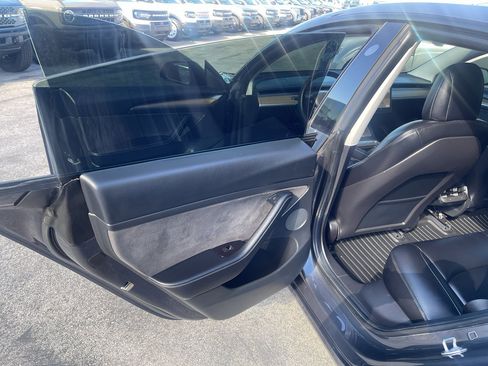 Used 2021 Tesla Model 3 Long Range image 19